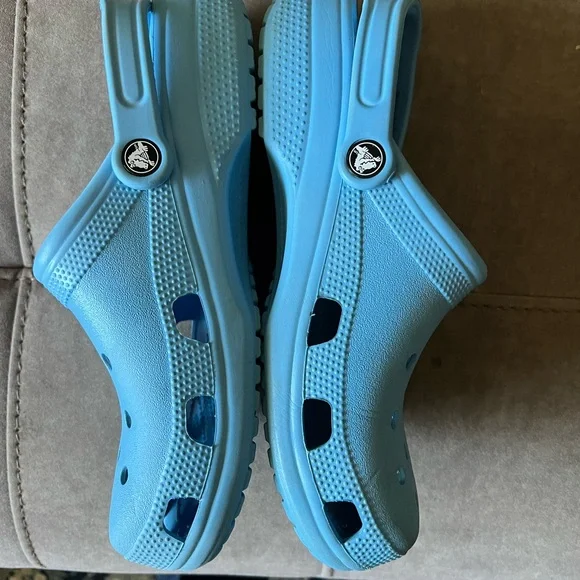 CROCS Womens Sky Blue Sandals - Picture 5 of 5
